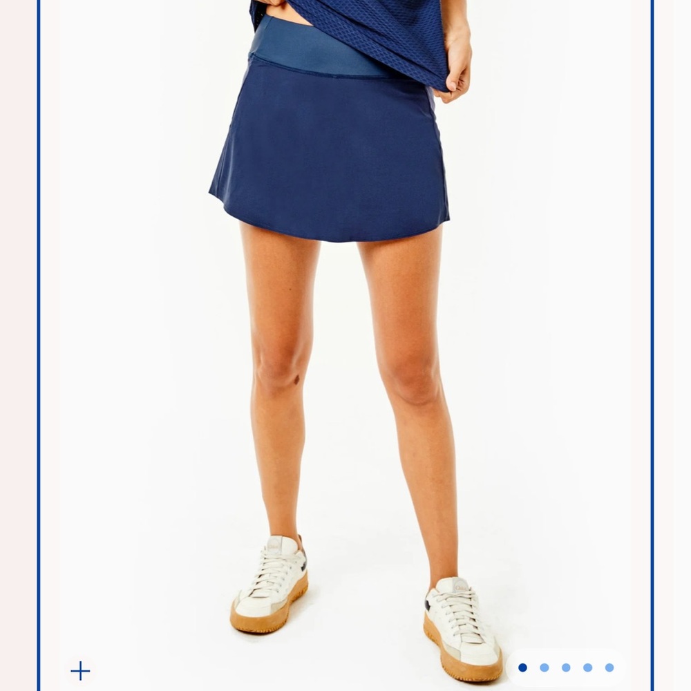 Addison Bay everyday skirt navy size large new with tags